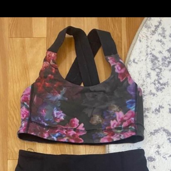 lululemon black floral all sports bra size 2 - Picture 3 of 4